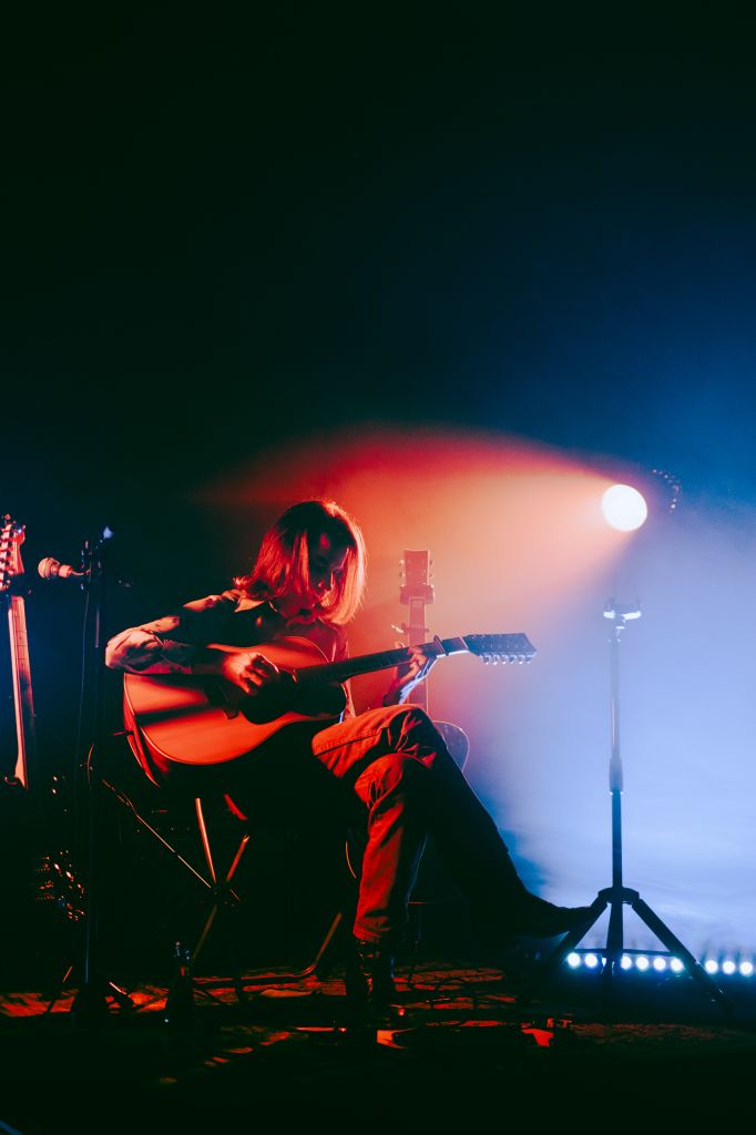 Hayden Pedigo e a intencionalidade do som